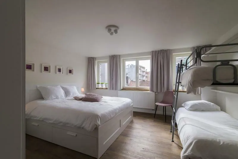 Huize Lily, Oostende 14P. Villa