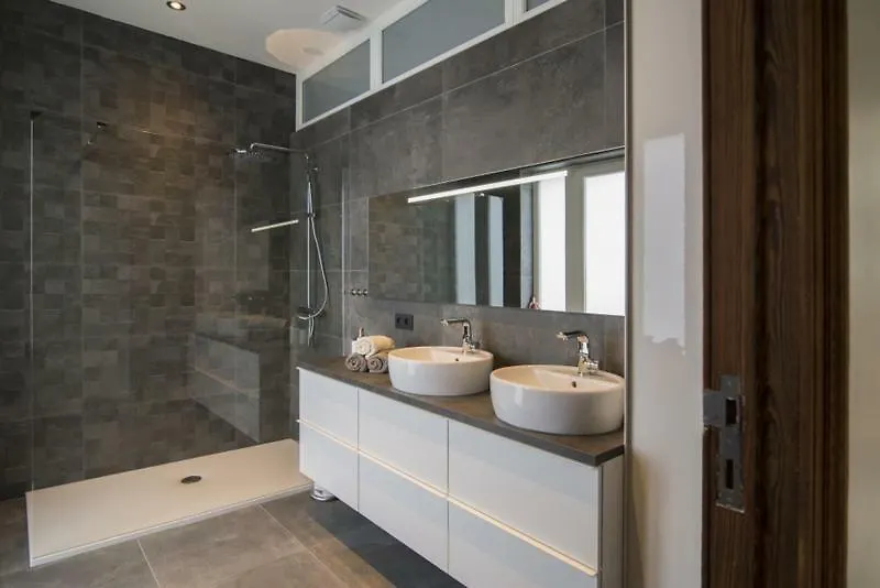Huize Lily, Oostende 14P. Villa Belçika