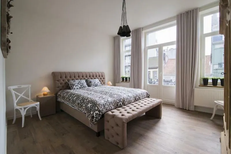 Huize Lily, Oostende 14P. Villa 0*, Ostend